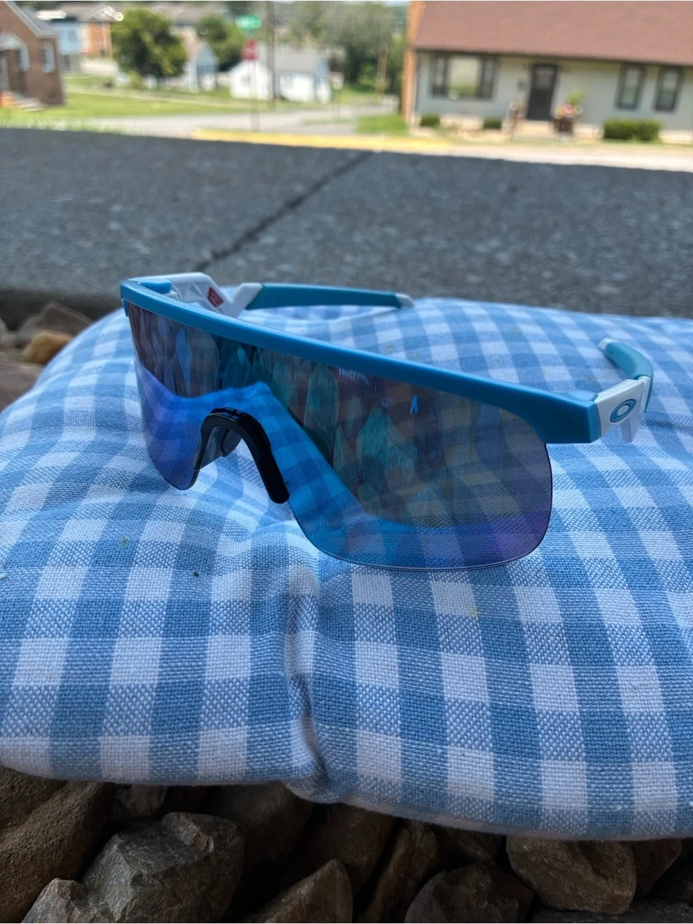 Oakley shield style